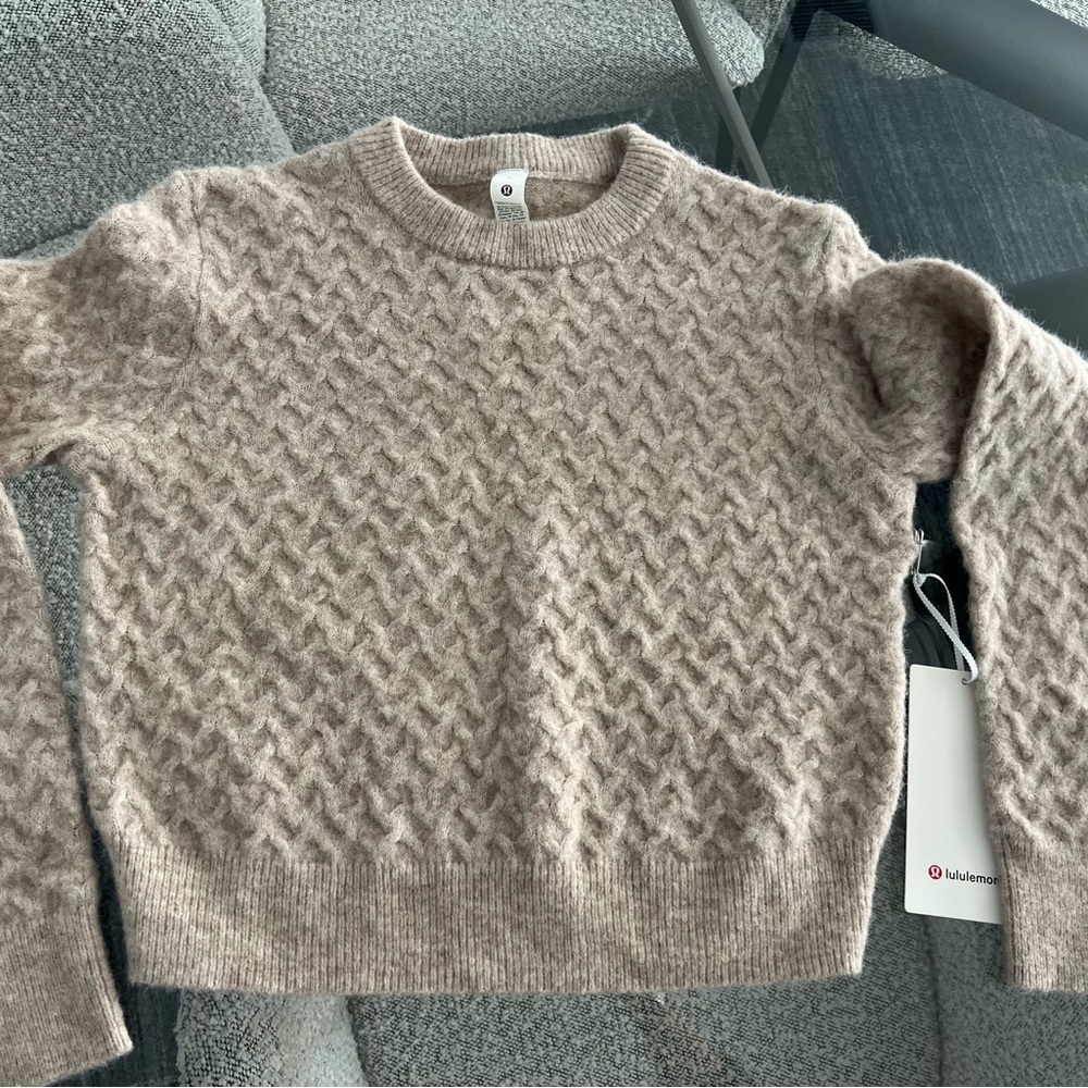 New Lululemon athletica Women's Beige Crew Neck Sweater size M
